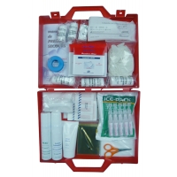 TROUSSE PLEINE 8 PERSONNES RIGIDE ROUGE