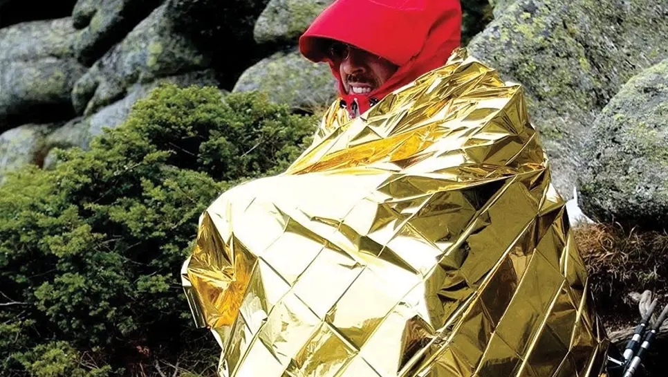 Face dorée couverture de survie